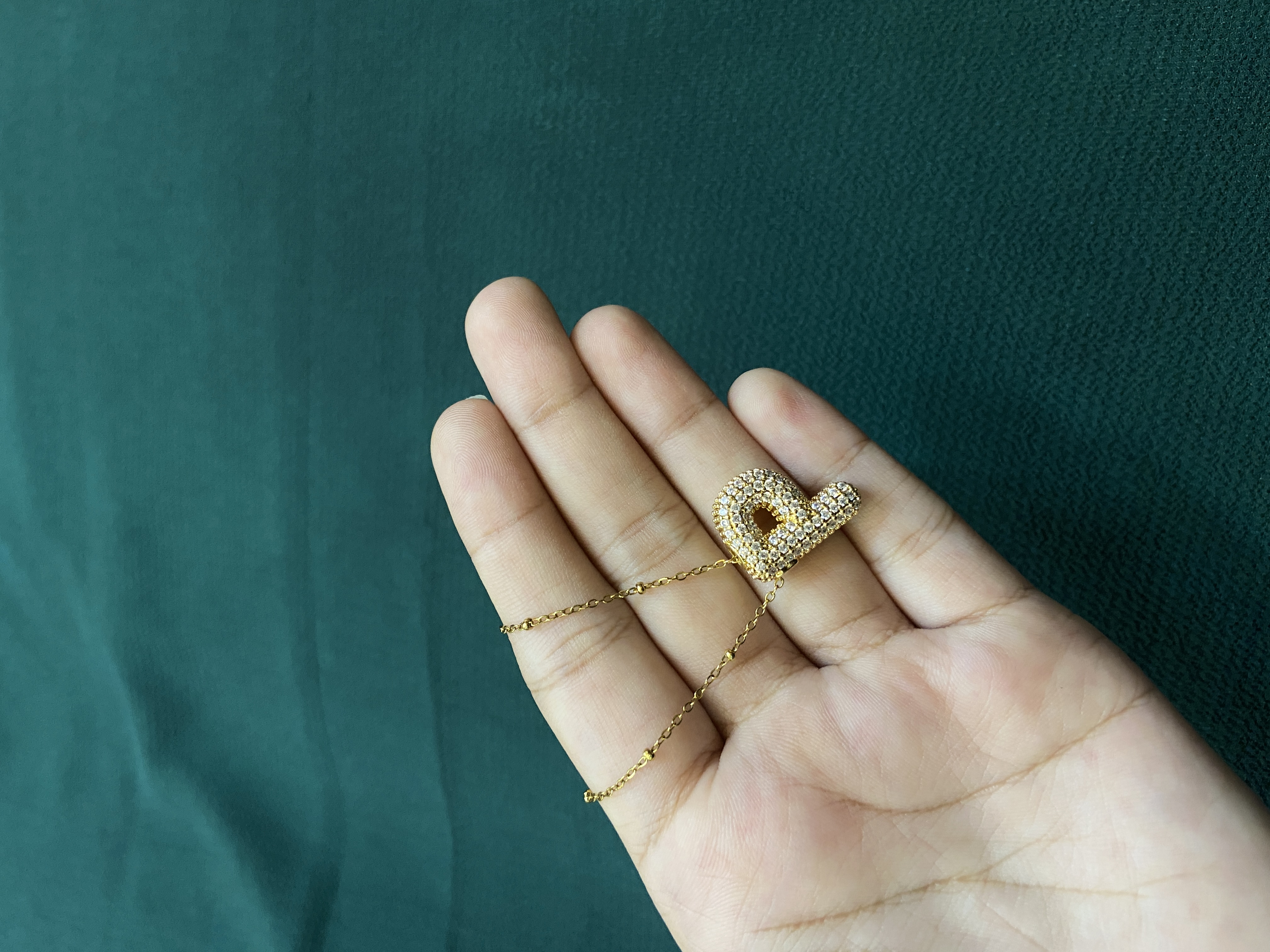 P INITIAL LOCKET WITH CHAIN