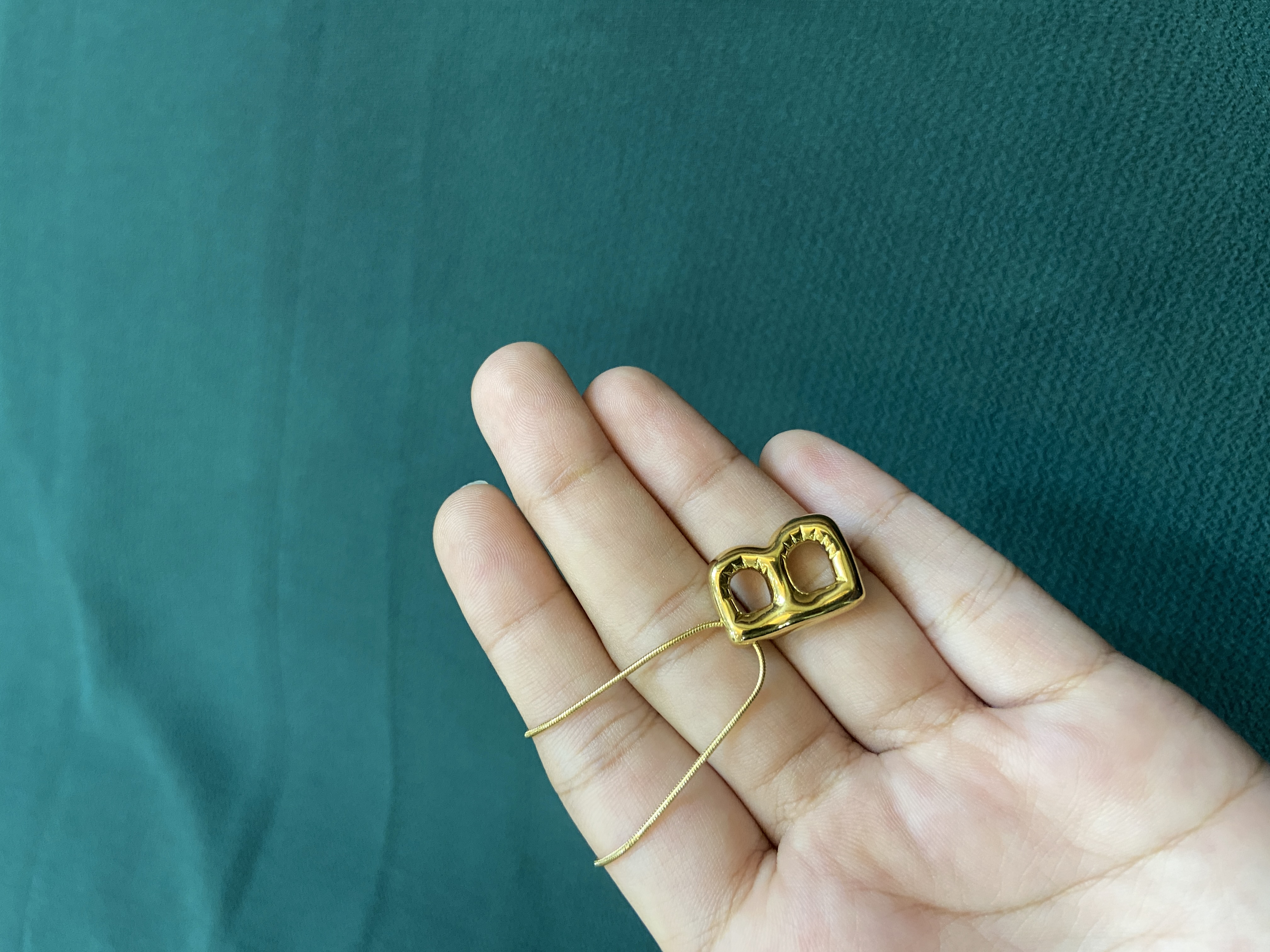 B INITIAL LOCKET WITH CHAIN