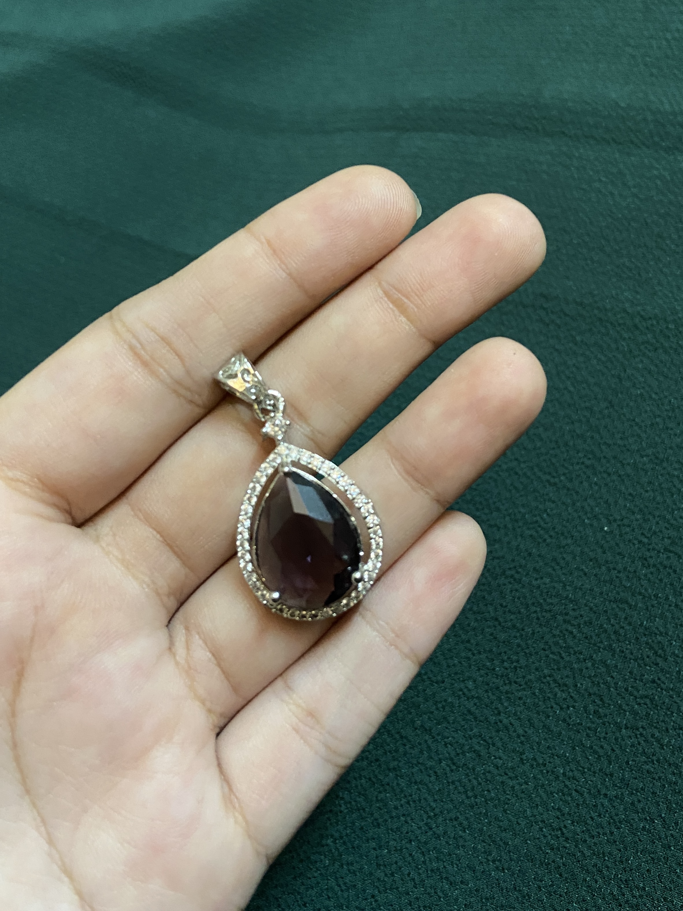 VIOLET TEAR DROP PENDANT