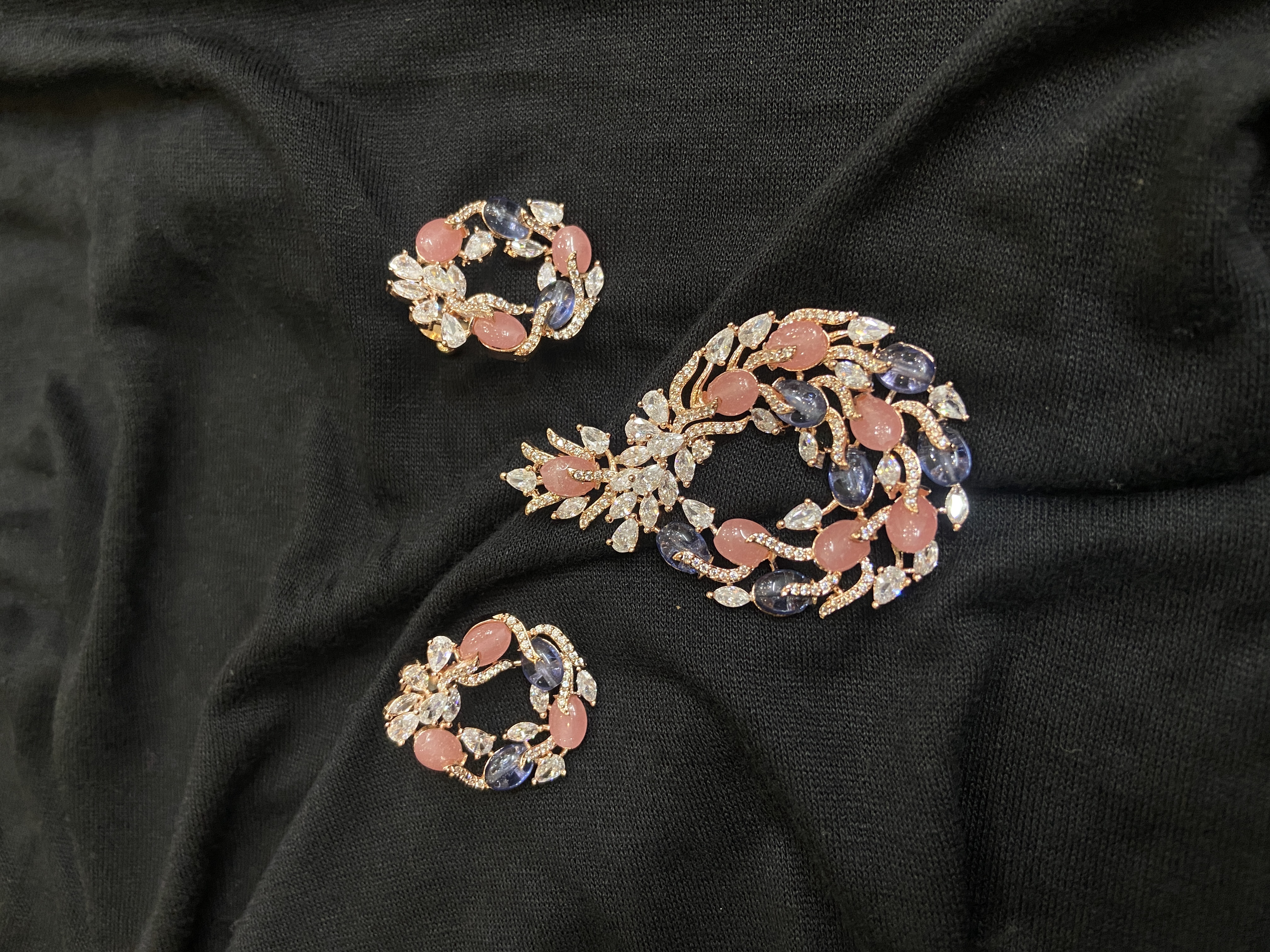 PURPLE & PINK BEADS WITH GOLDEN DIAMONDS PENDANT SET