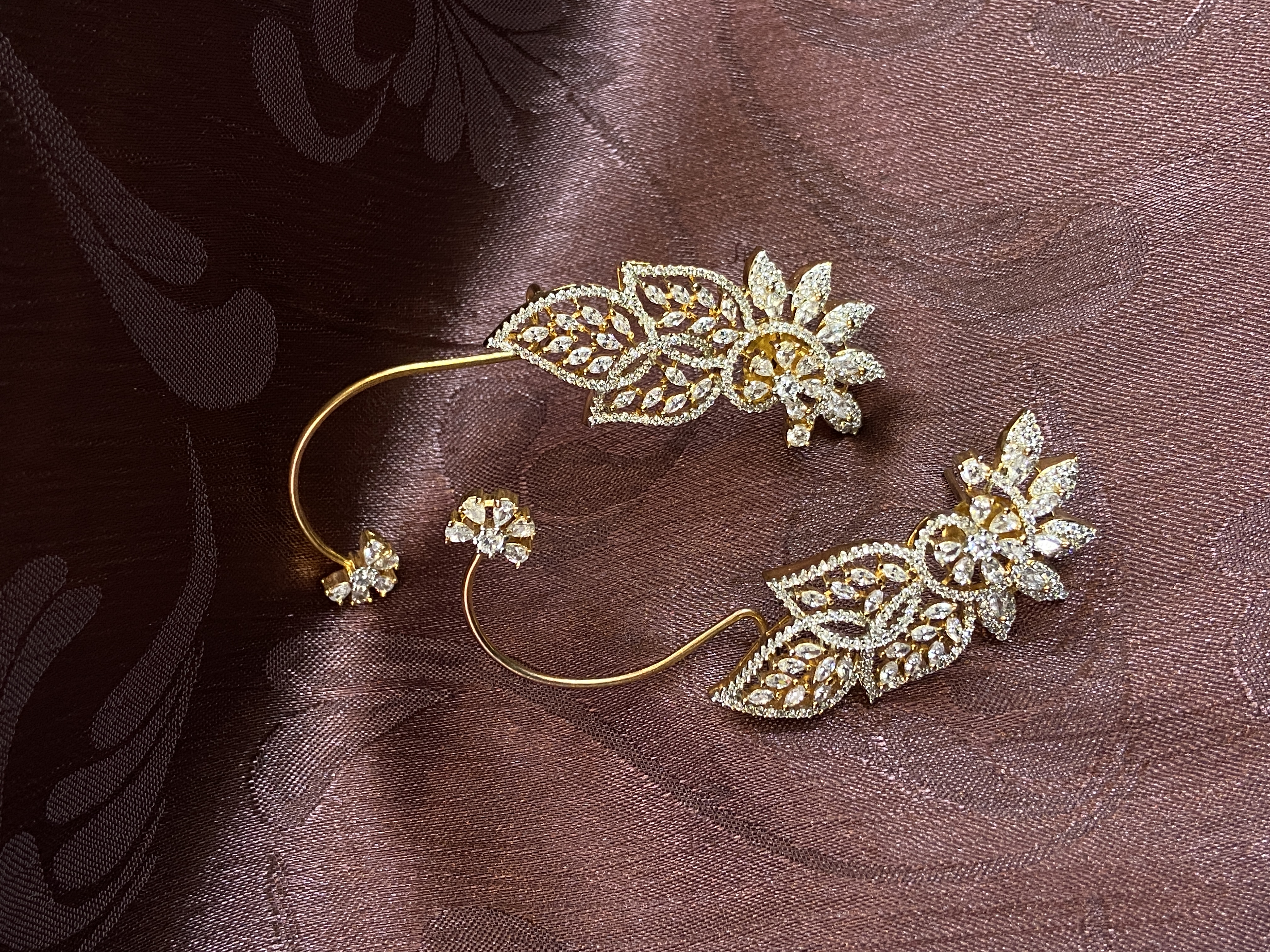 ELEGANT & MINIMAL GOLDEN WITH SILVER DIAMONDS EARCUFF