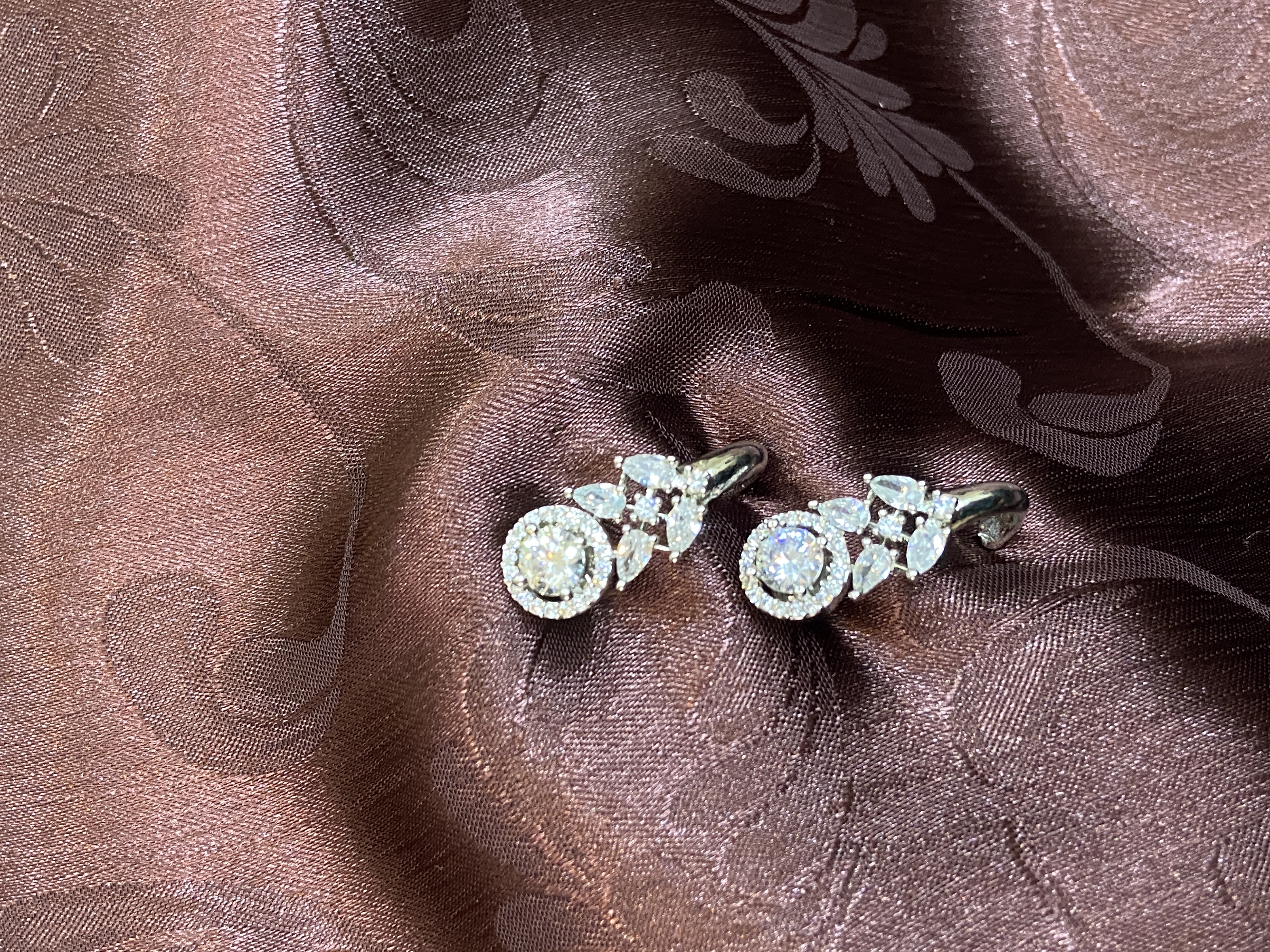 MINIMAL SILVER PLATED & DIAMOND BALIS