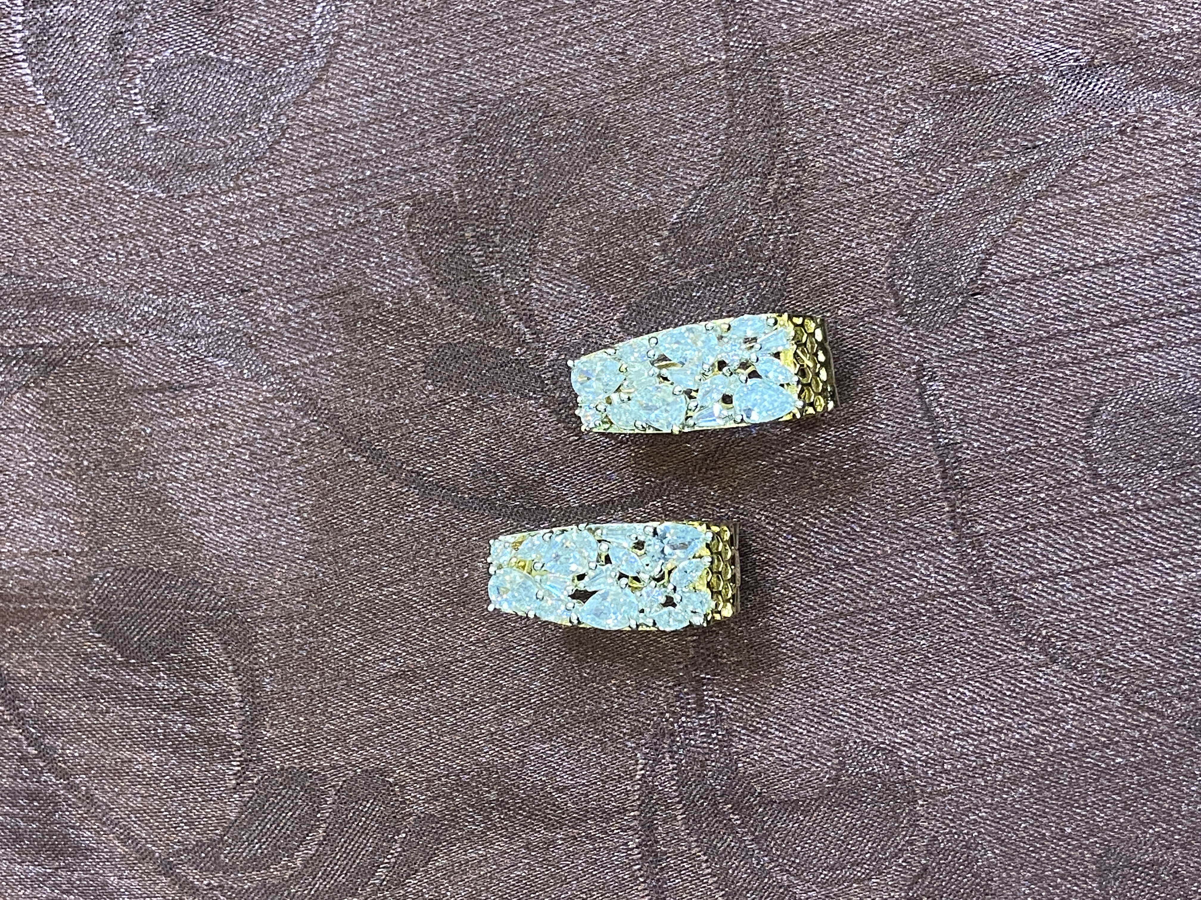 CLUSTERED DIAMOND BALI WITH GOLD POLISH