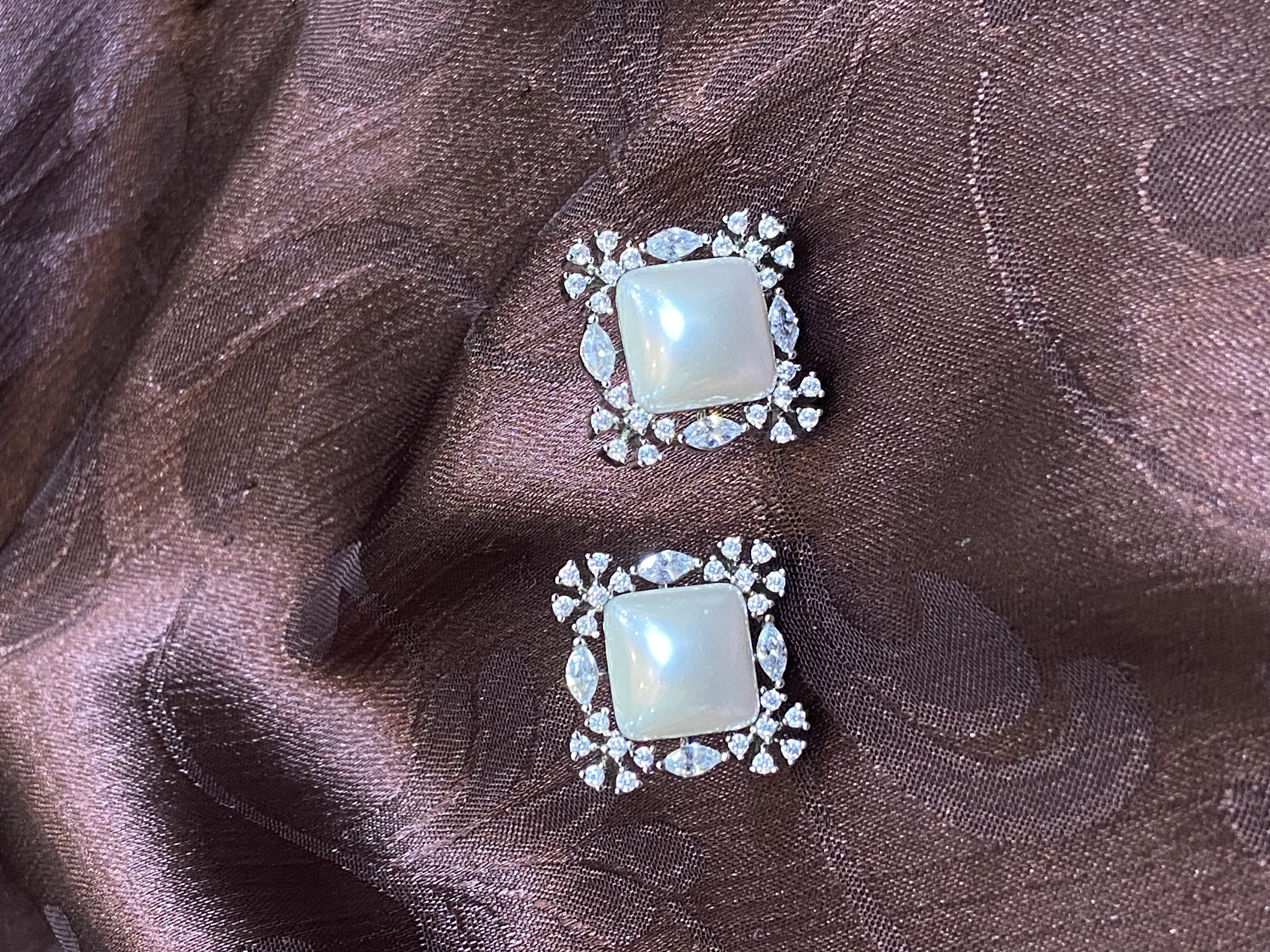 SQUARE SHAPE SILVER DIAMOND WITH PEARL TOPS