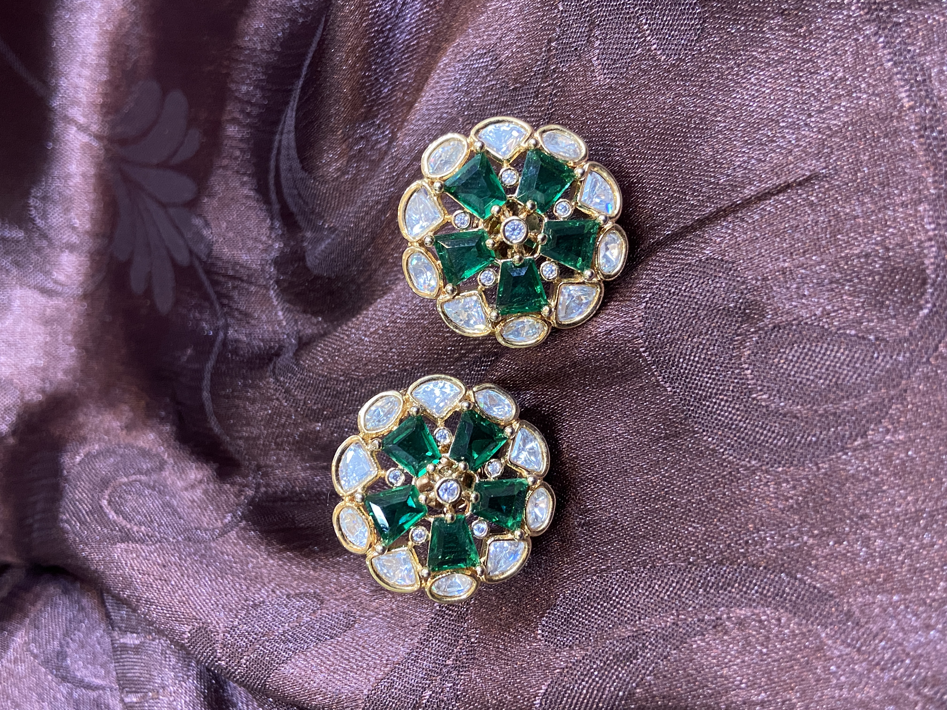 EMERALD & KUNDAN STONE TOPS