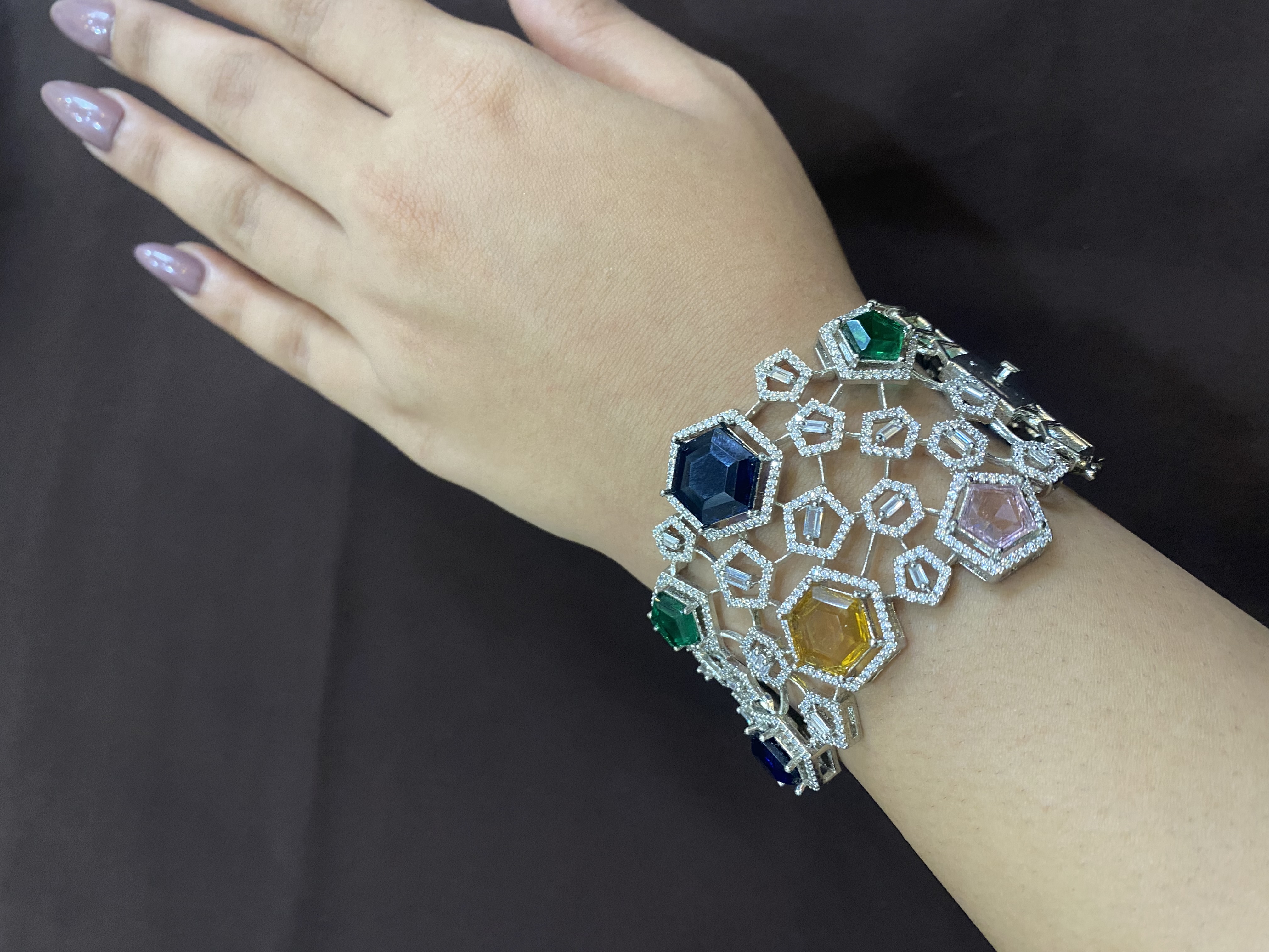 MULTICOLOUR EXCLUSIVE & ELEGANT BRACELET WITH WHITE DIAMONDS