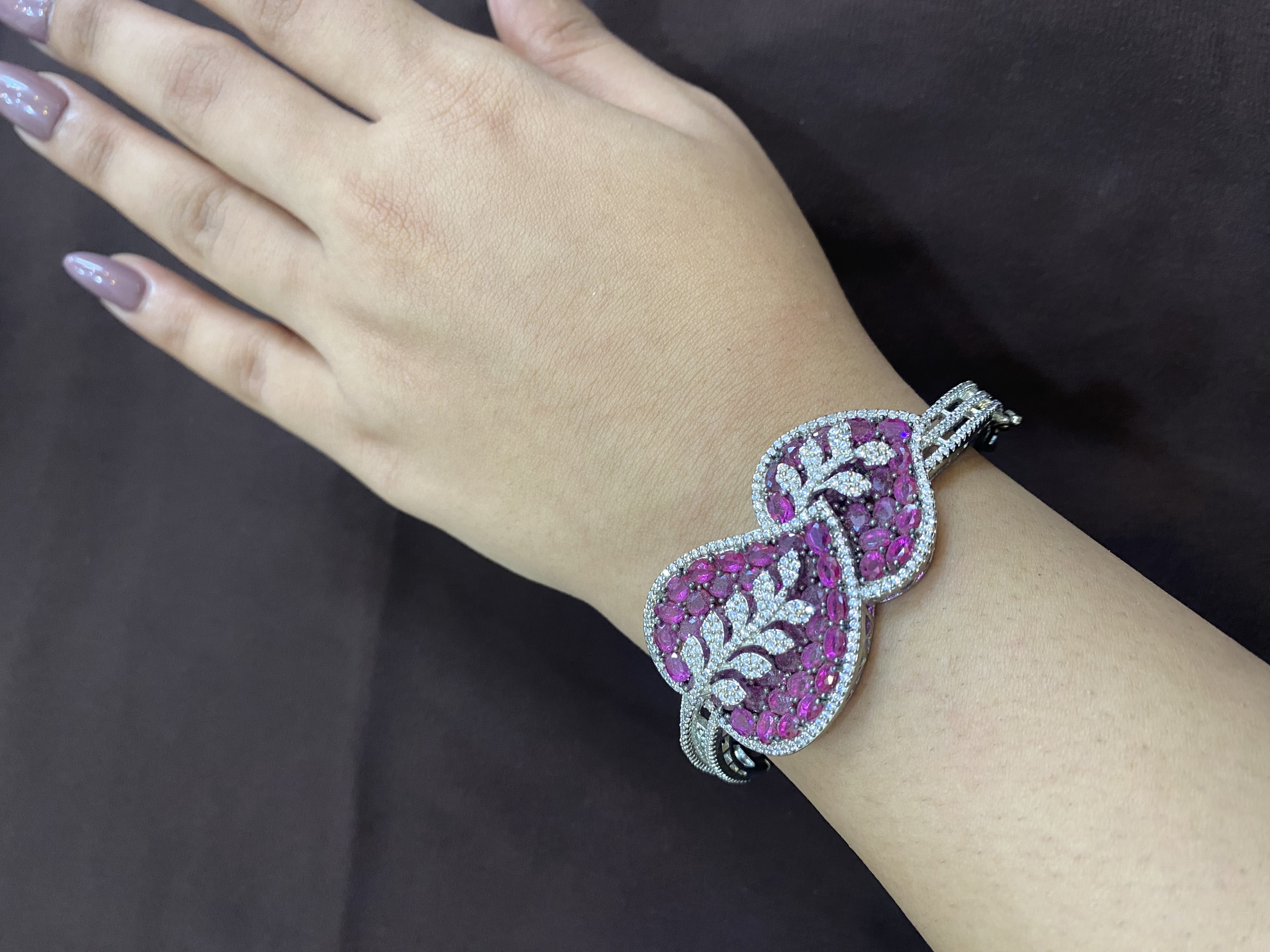 DUET RUBY LEAVES WITH DIAMOND DESIGN BRACELET