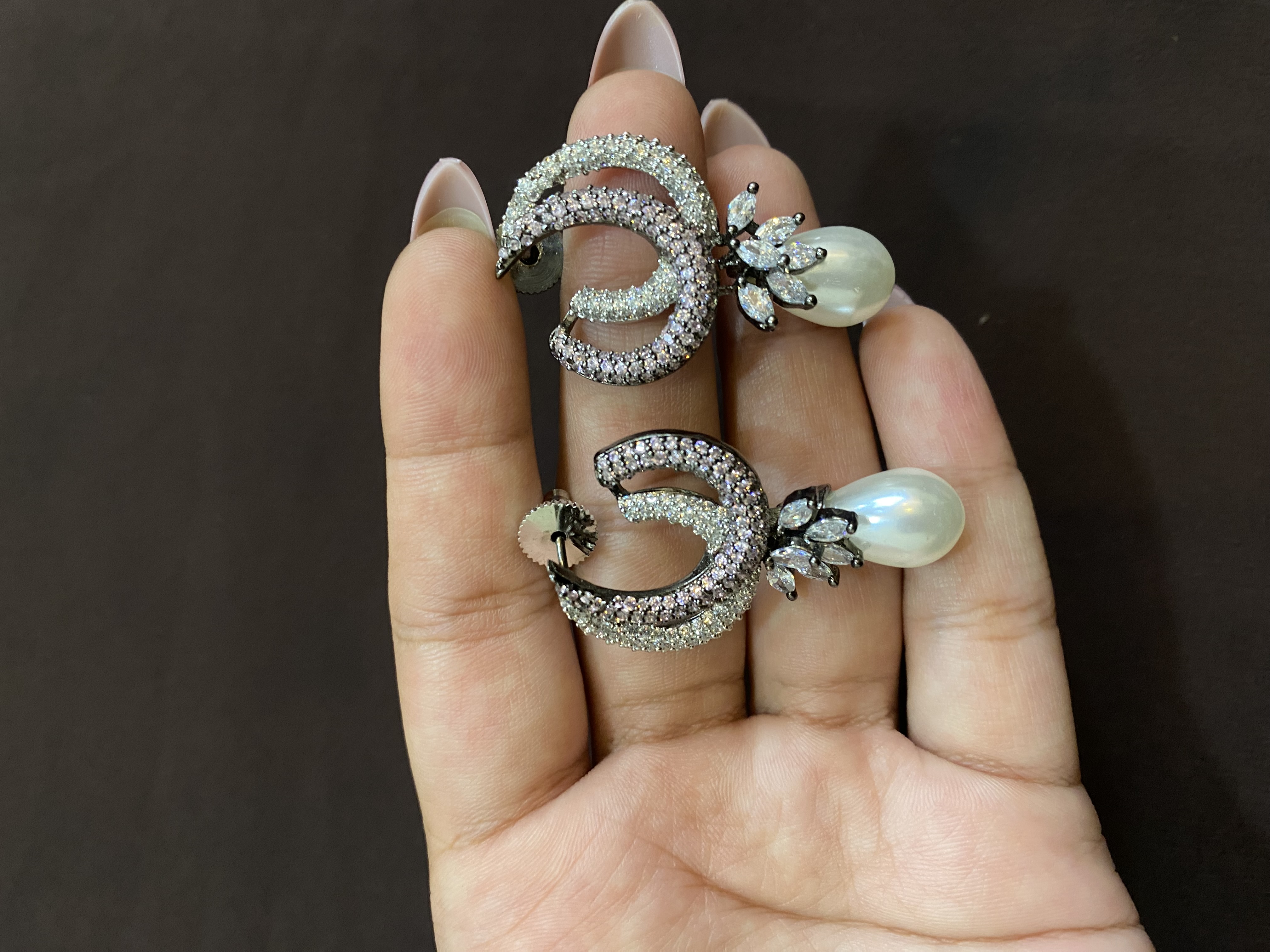 WINE NANO SETTING STONES WITH HANGING PEARL EARRINGS